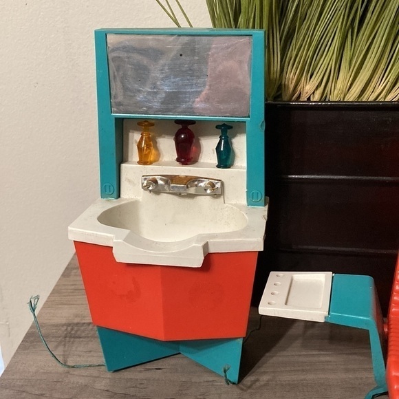 Lot of PENNY BRITE DOLL DELUXE READING CORPORATION VINTAGE BEAUTY PARLOR - Picture 5 of 16